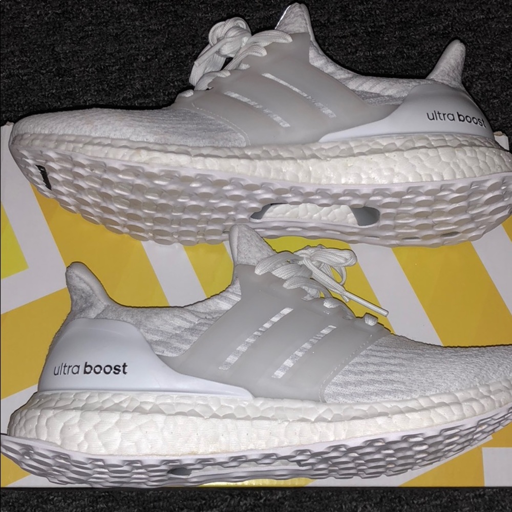 Adidas Ultra Boosts 3.0 J ‘Triple White’
